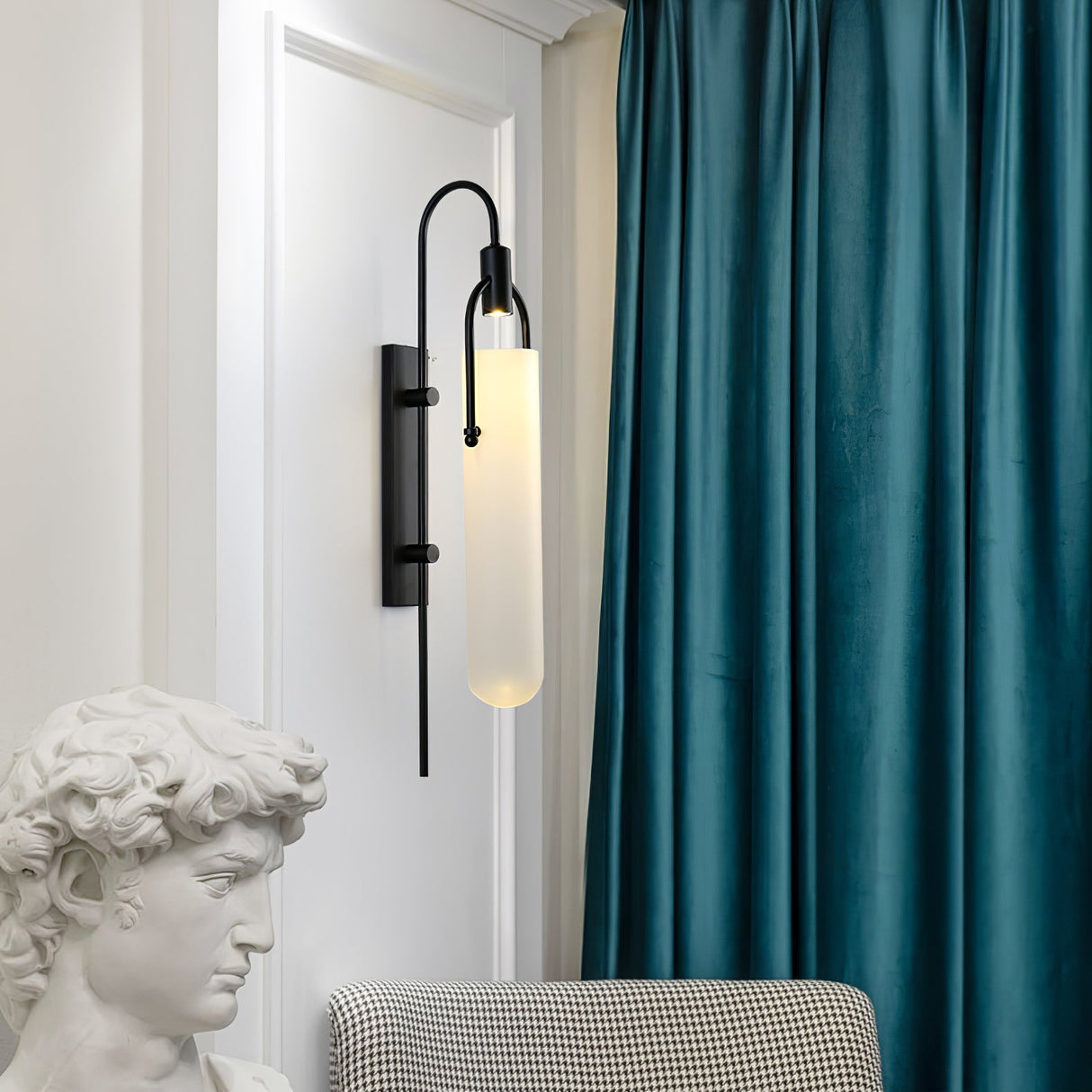 Arc Wall Lamp