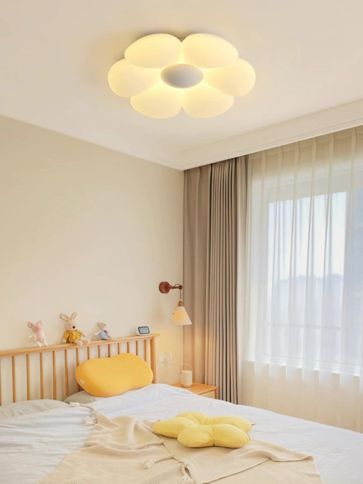 Six-leaf Flower Kids Room Ceiling Lamp