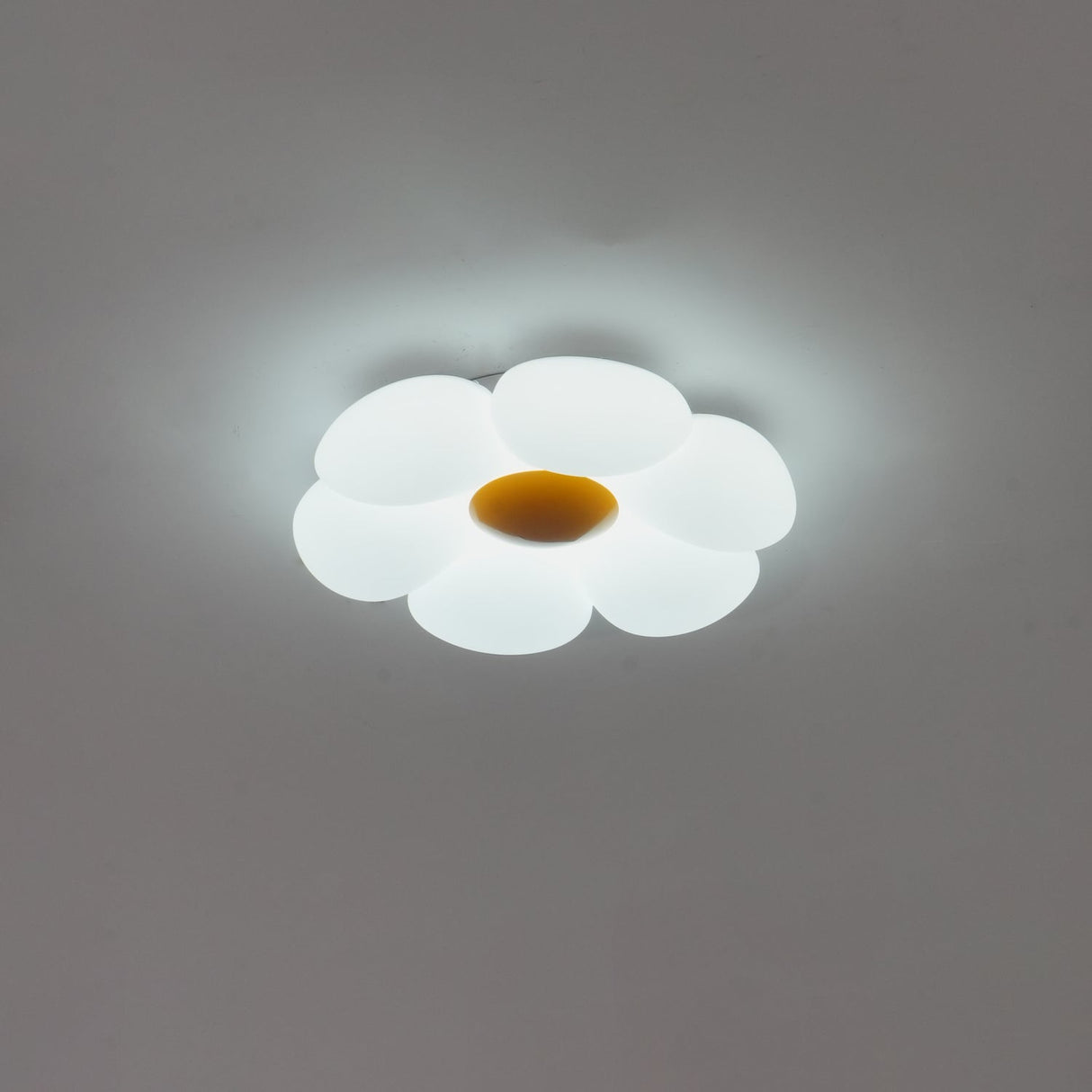 Six-leaf Flower Kids Room Ceiling Lamp